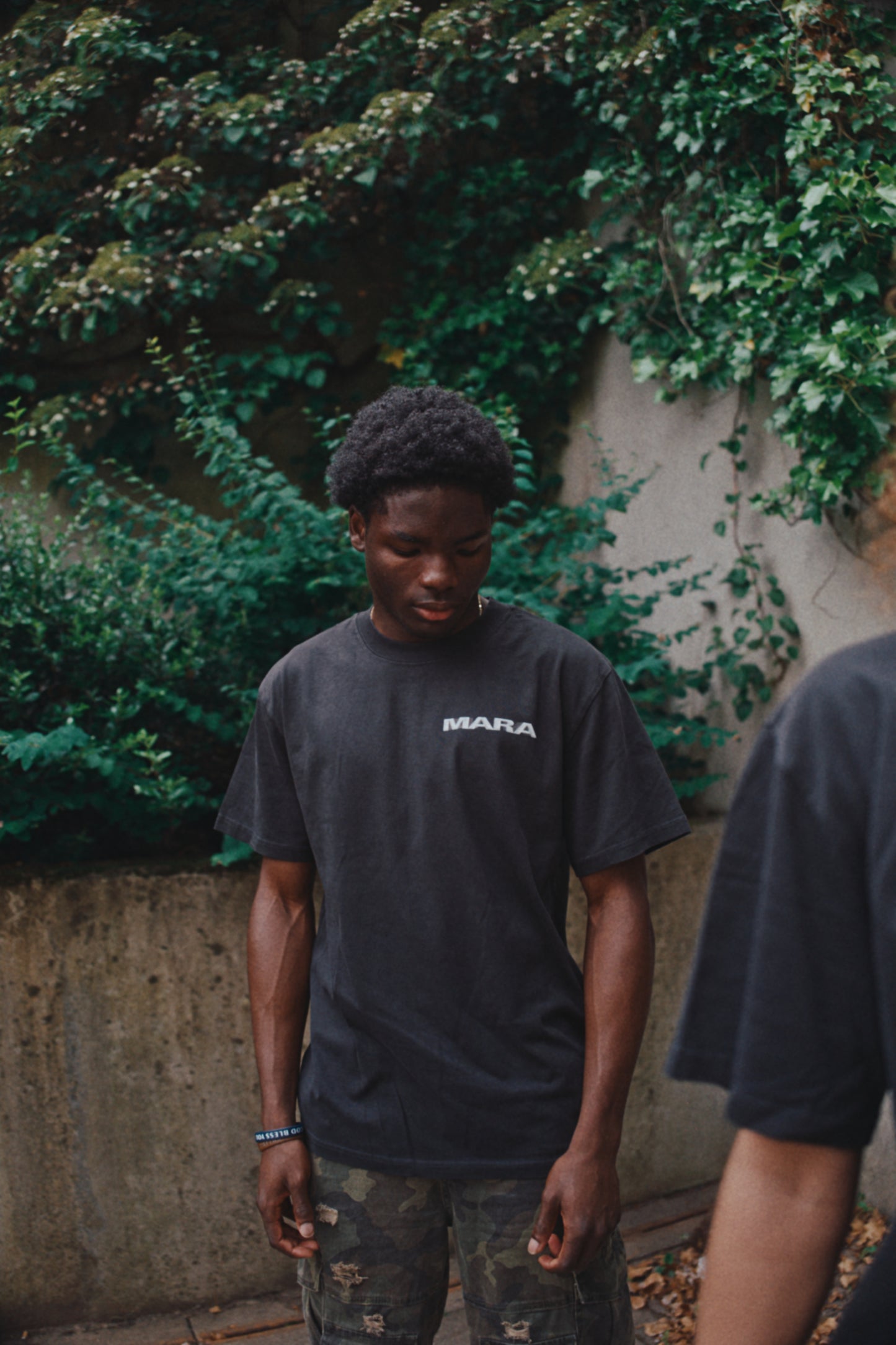 Chrome "M" logo - Vintage Black
